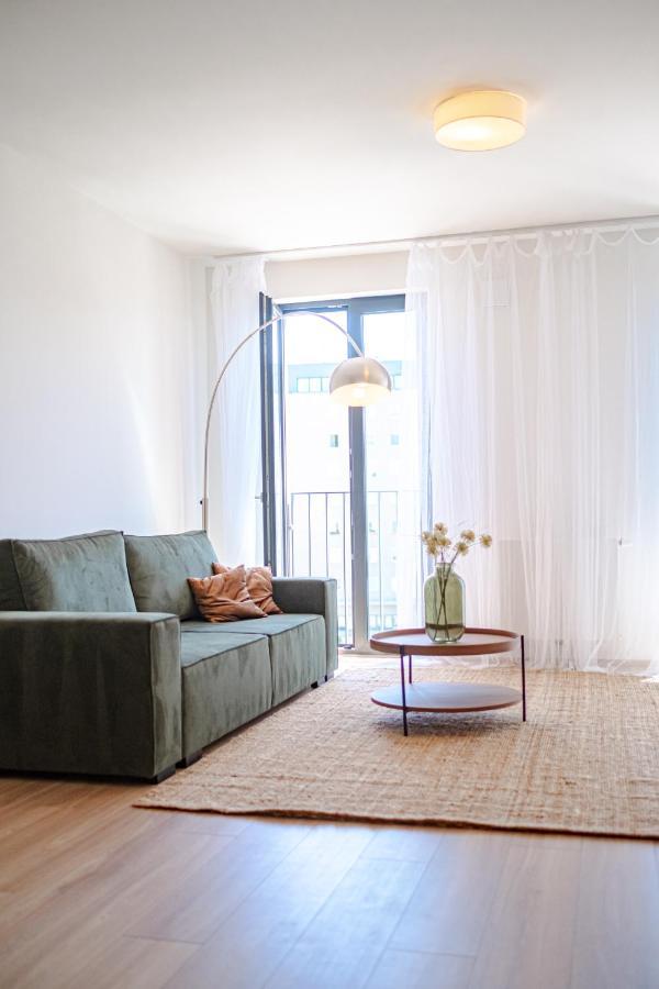 Newly Built Apartment In Vibrant Neighbourhood Praha Exteriér fotografie